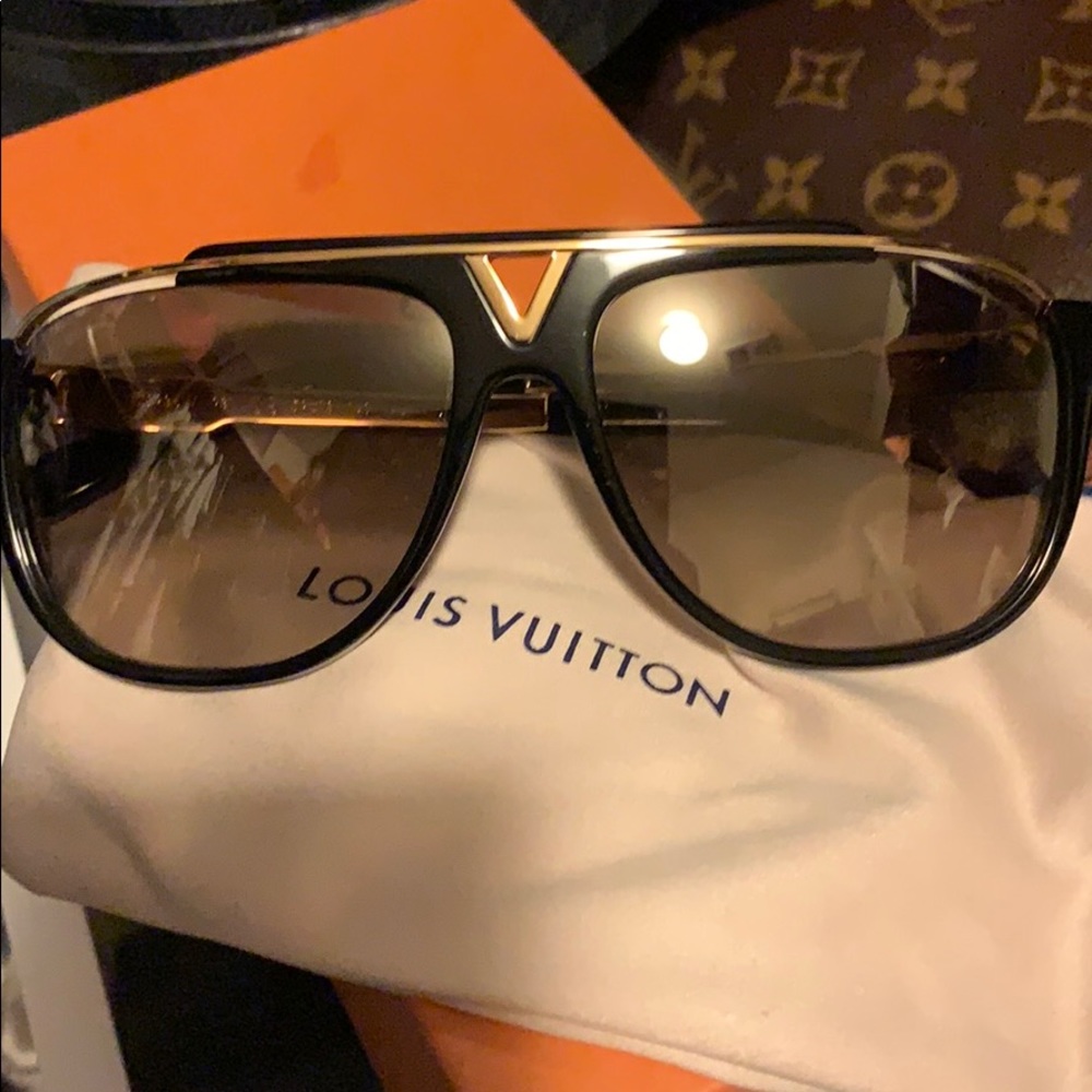 lV Men’s sunglasses